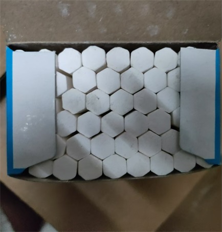 Attachment 白色粉笔22